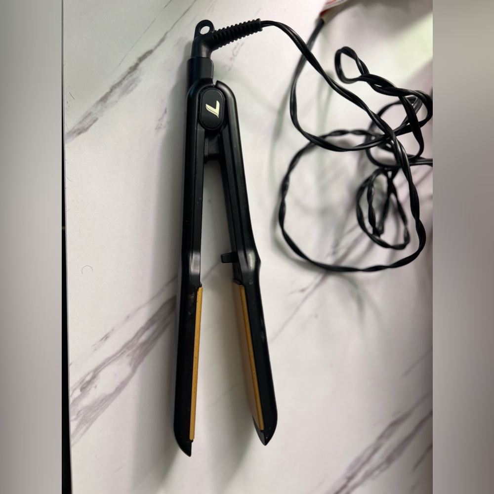 1 1/2 inch flat iron